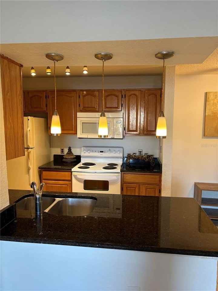 5601 Rosebriar Way #106 - Photo 7 of 25