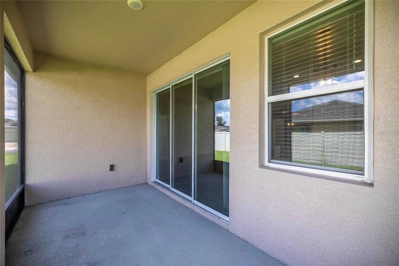 8810 Sw 63rd Ave - Photo 7 of 38