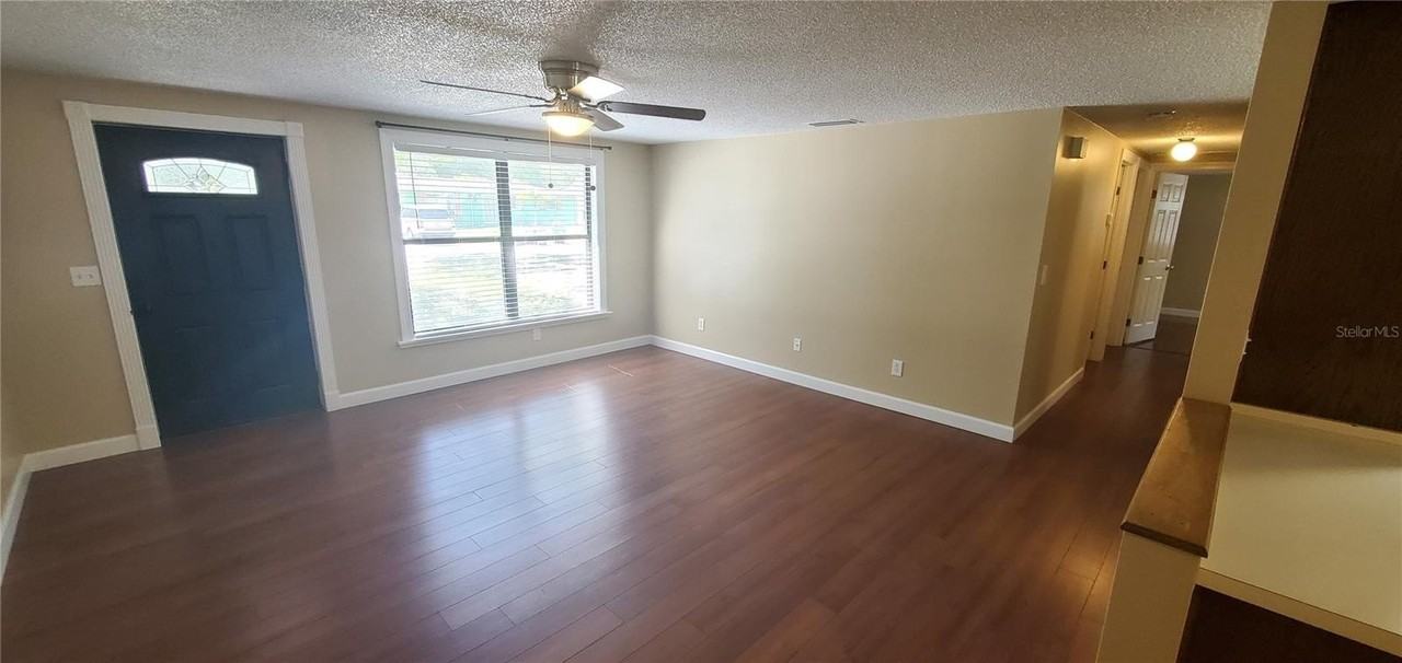 2848 E Mark Dr - Photo 3 of 22