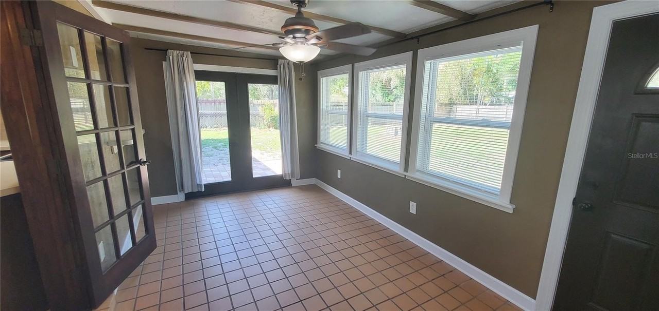 2848 E Mark Dr - Photo 6 of 22