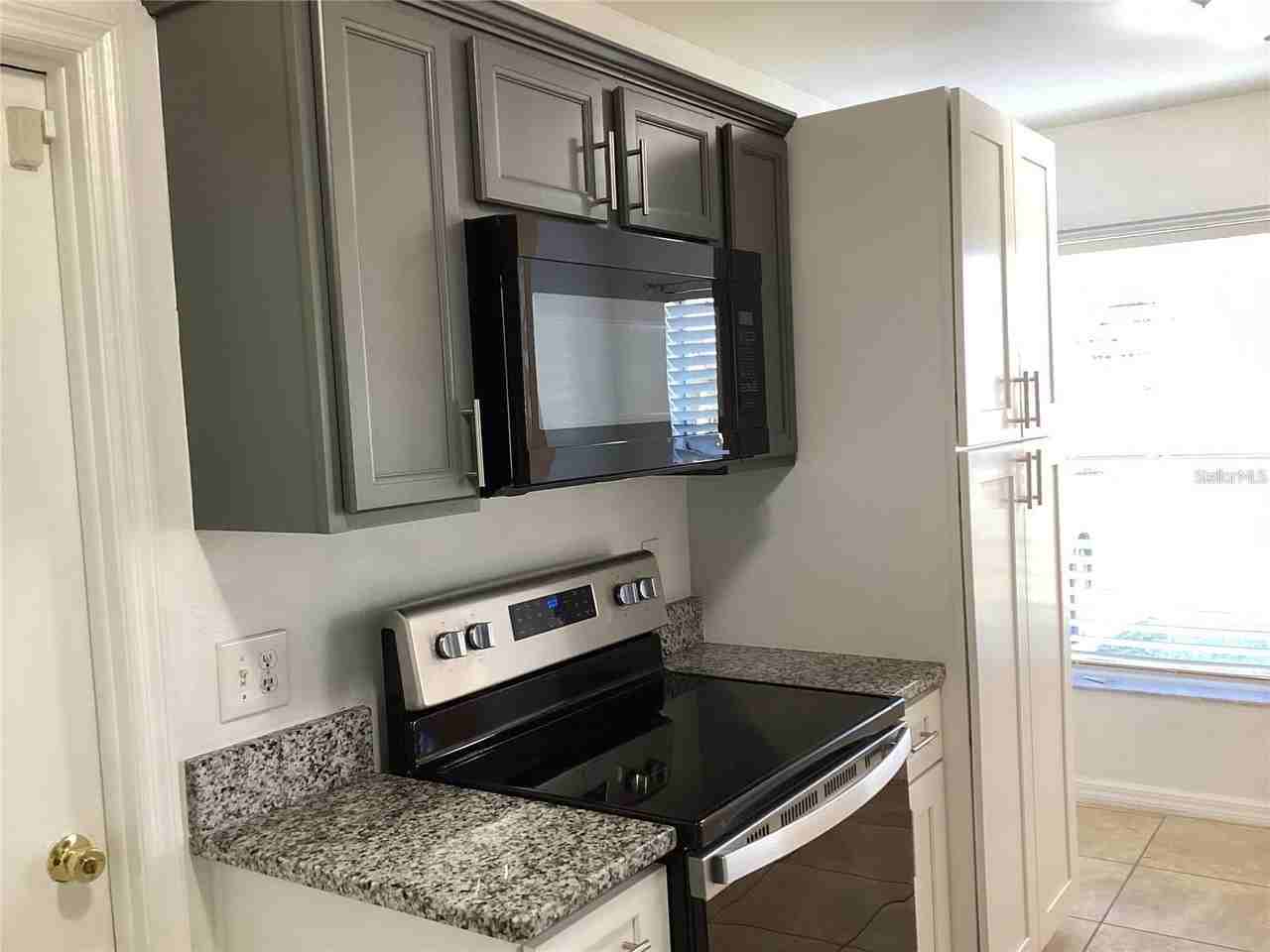 543 Cardinal Dr - Photo 6 of 50