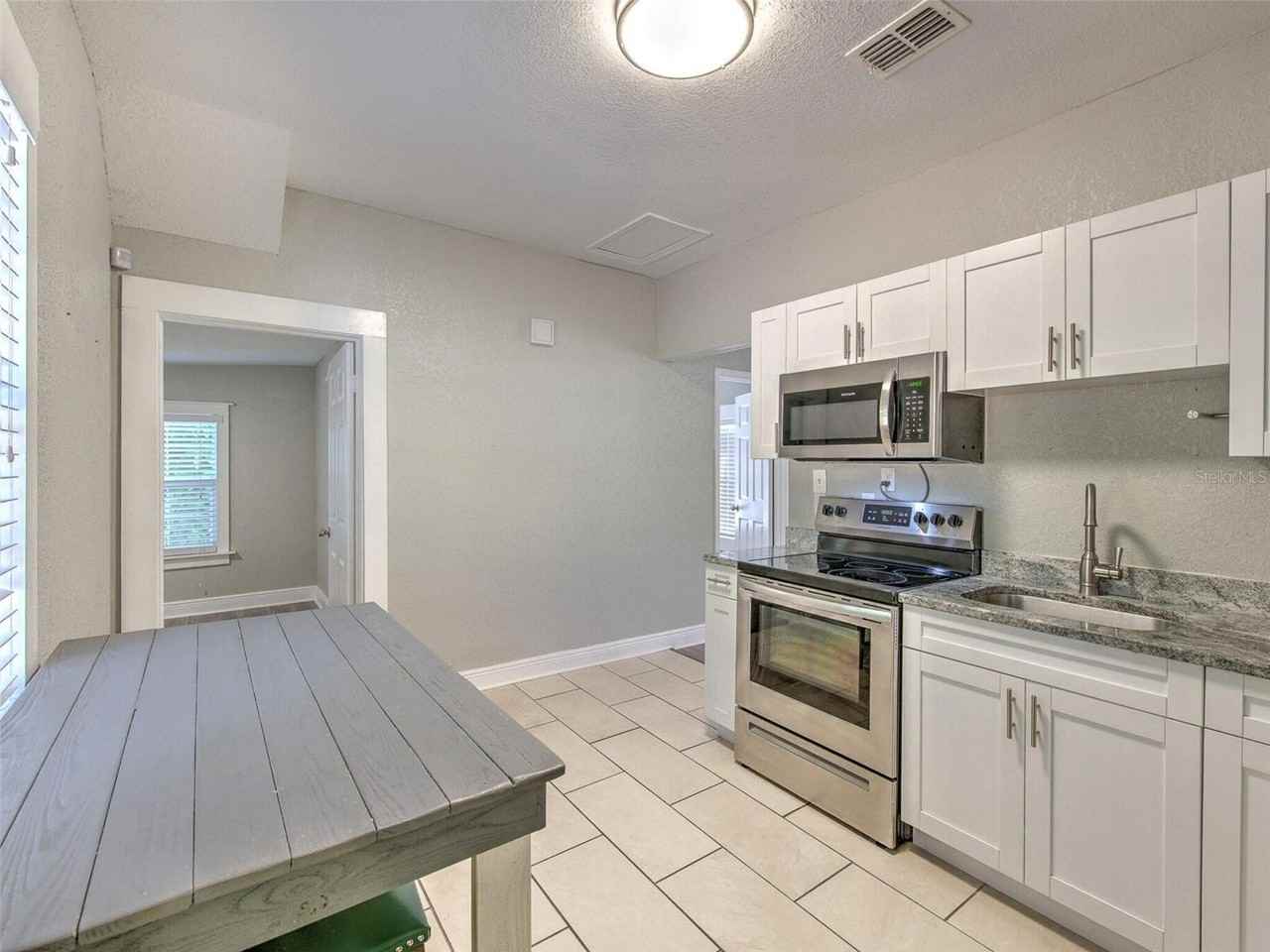 728 E Hanlon St - Photo 7 of 27