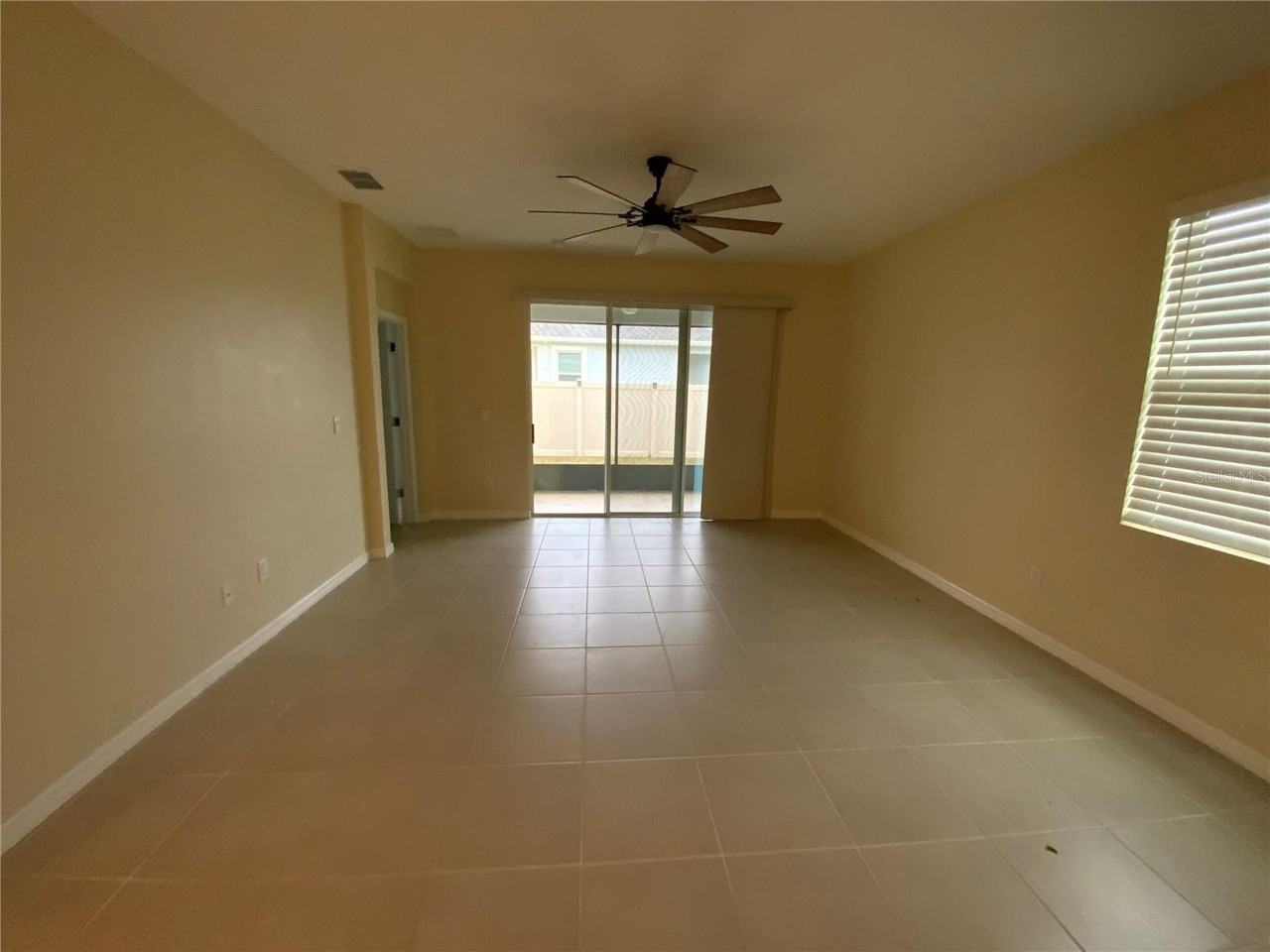 32310 Lexington St - Photo 6 of 27