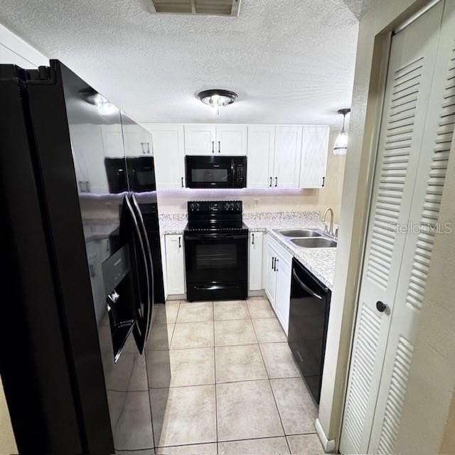 10128 Lake Oak Cir - Photo 2 of 21