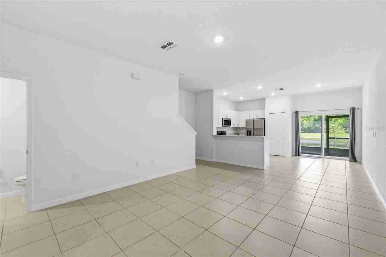 278 27th St Se - Photo 5 of 35