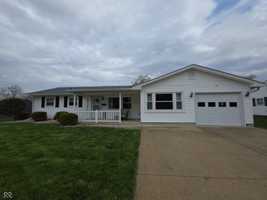 featured image of 806 Harney Dr