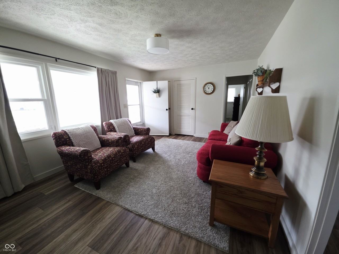 806 Harney Dr - Photo 3 of 20