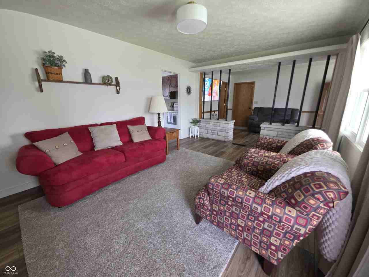 806 Harney Dr - Photo 4 of 20