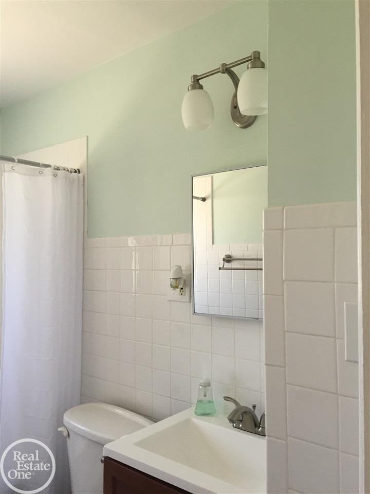 29266 Harding St - Photo 6 of 18