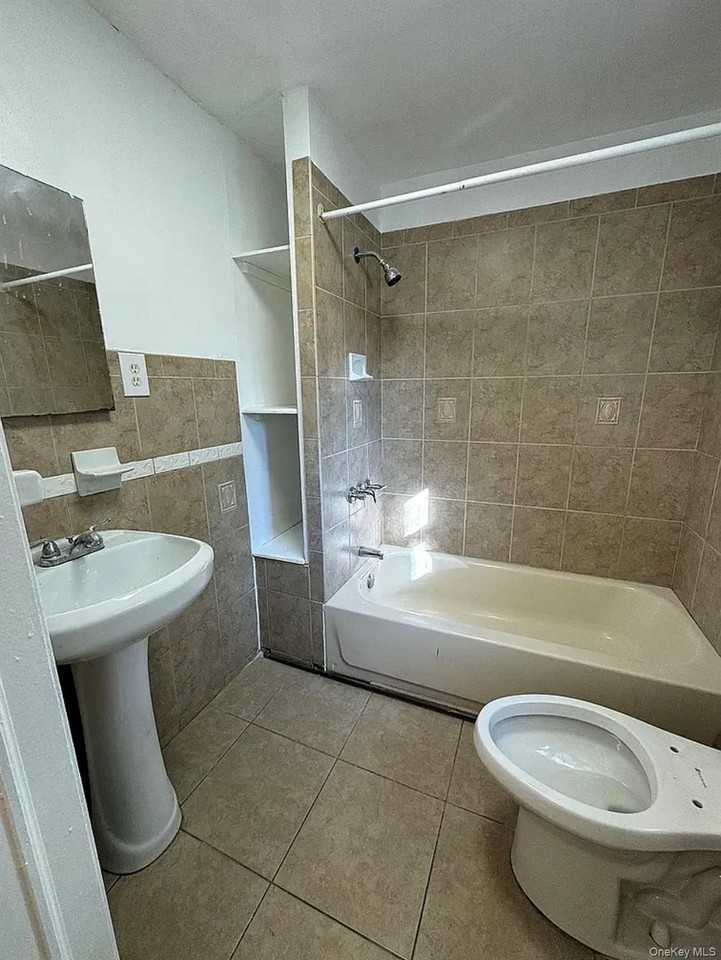 513 Chestnut St - Photo 3 of 7