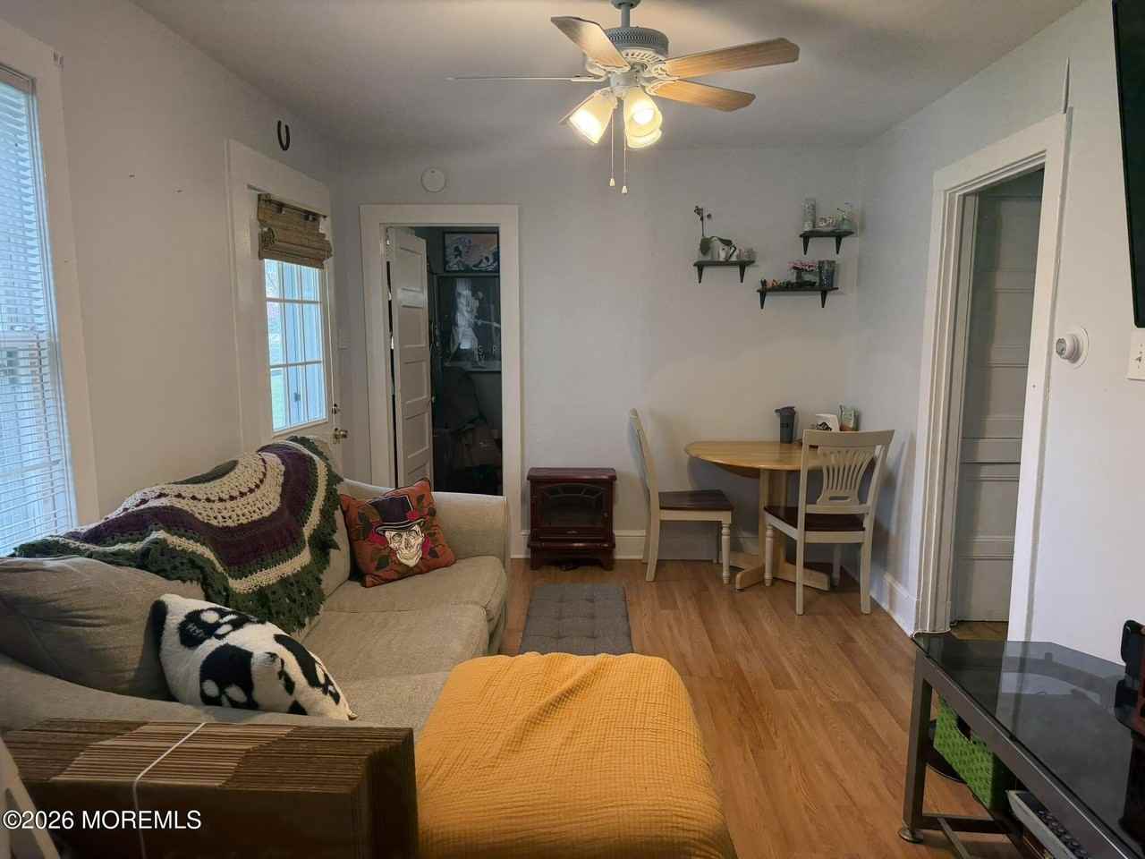 53 Steiner Ave - Photo 3 of 10