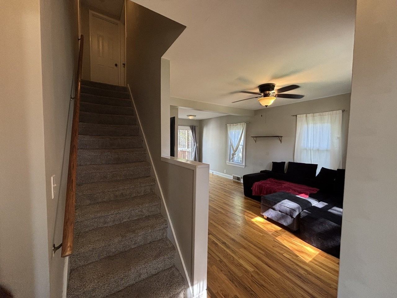 927 Townsend St - Photo 3 of 18
