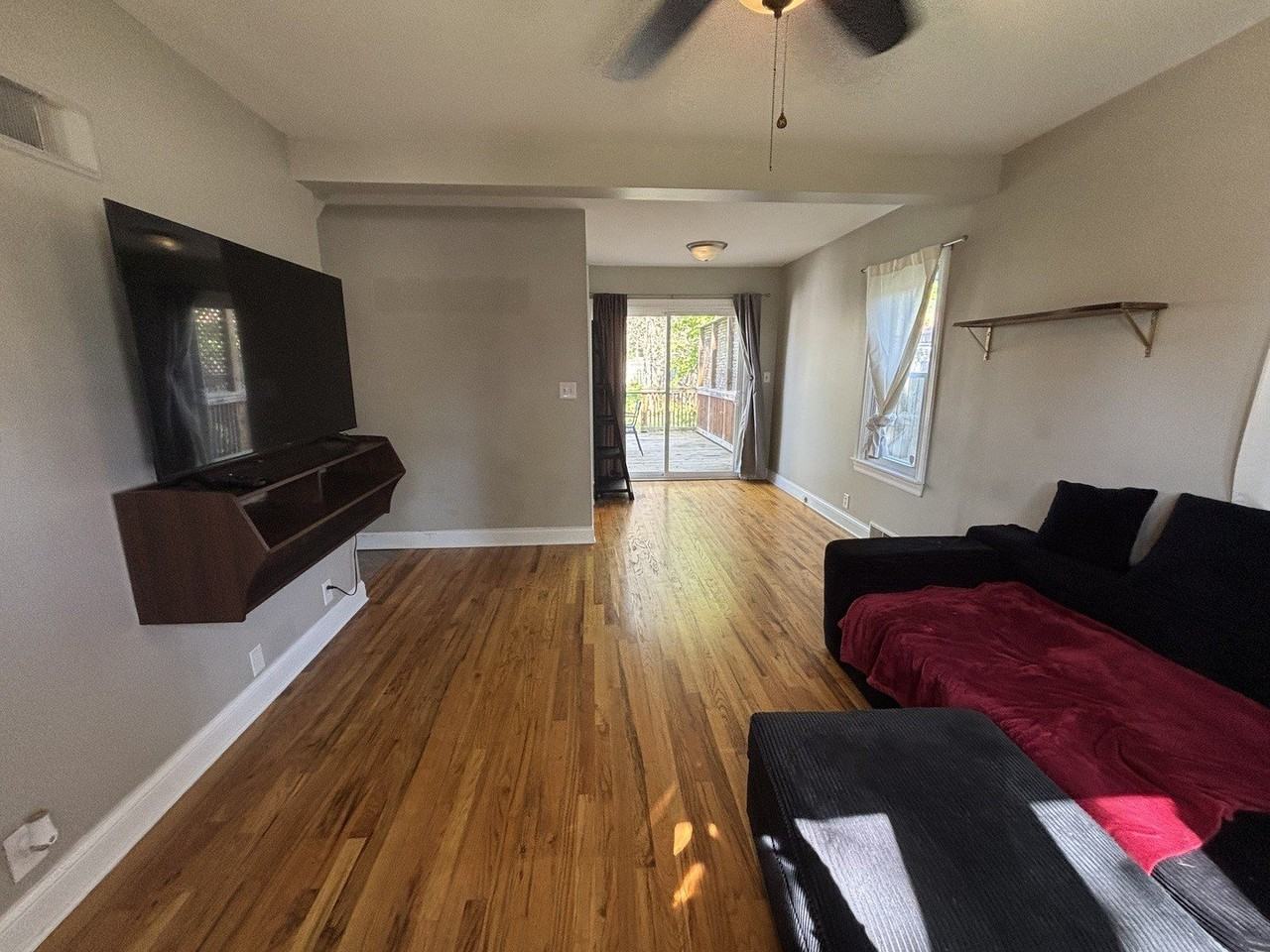 927 Townsend St - Photo 4 of 18