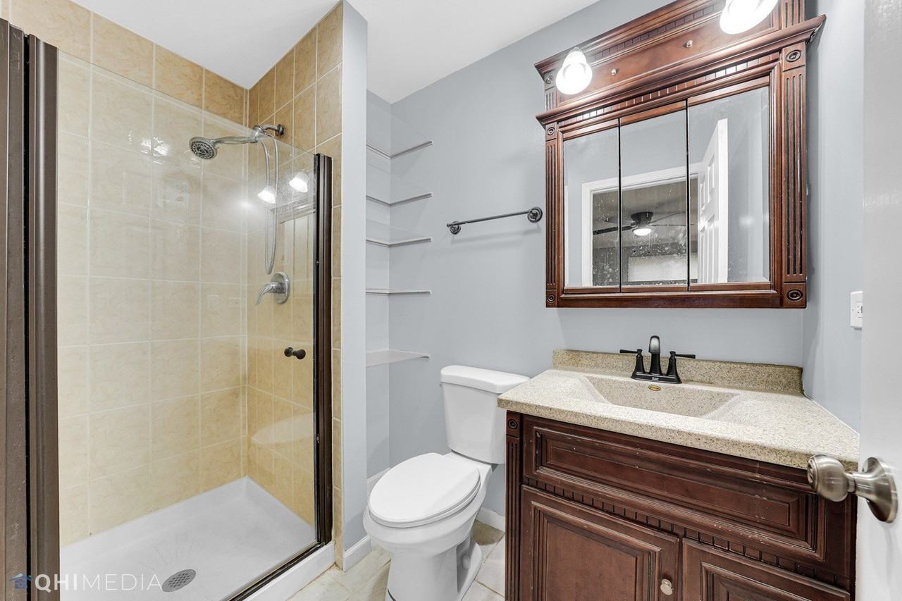 917 Knottingham Dr #1A - Photo 2 of 25