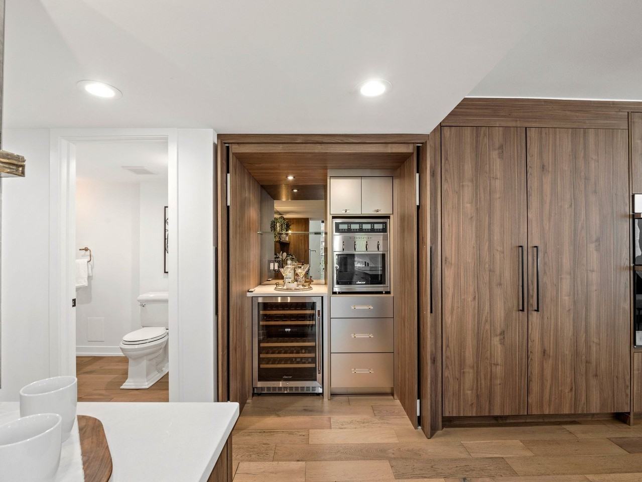 200 E Delaware Pl #8-9C - Photo 6 of 35