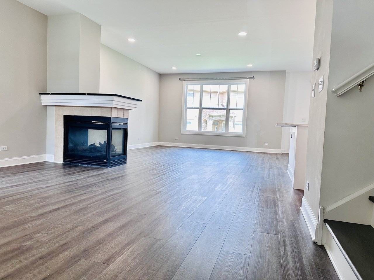 1875 Crenshaw Cir - Photo 5 of 34