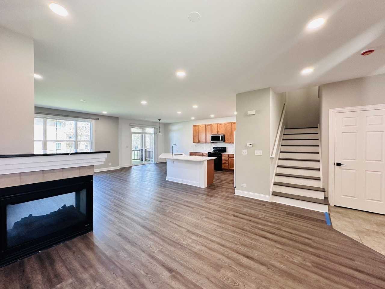 1875 Crenshaw Cir - Photo 6 of 34