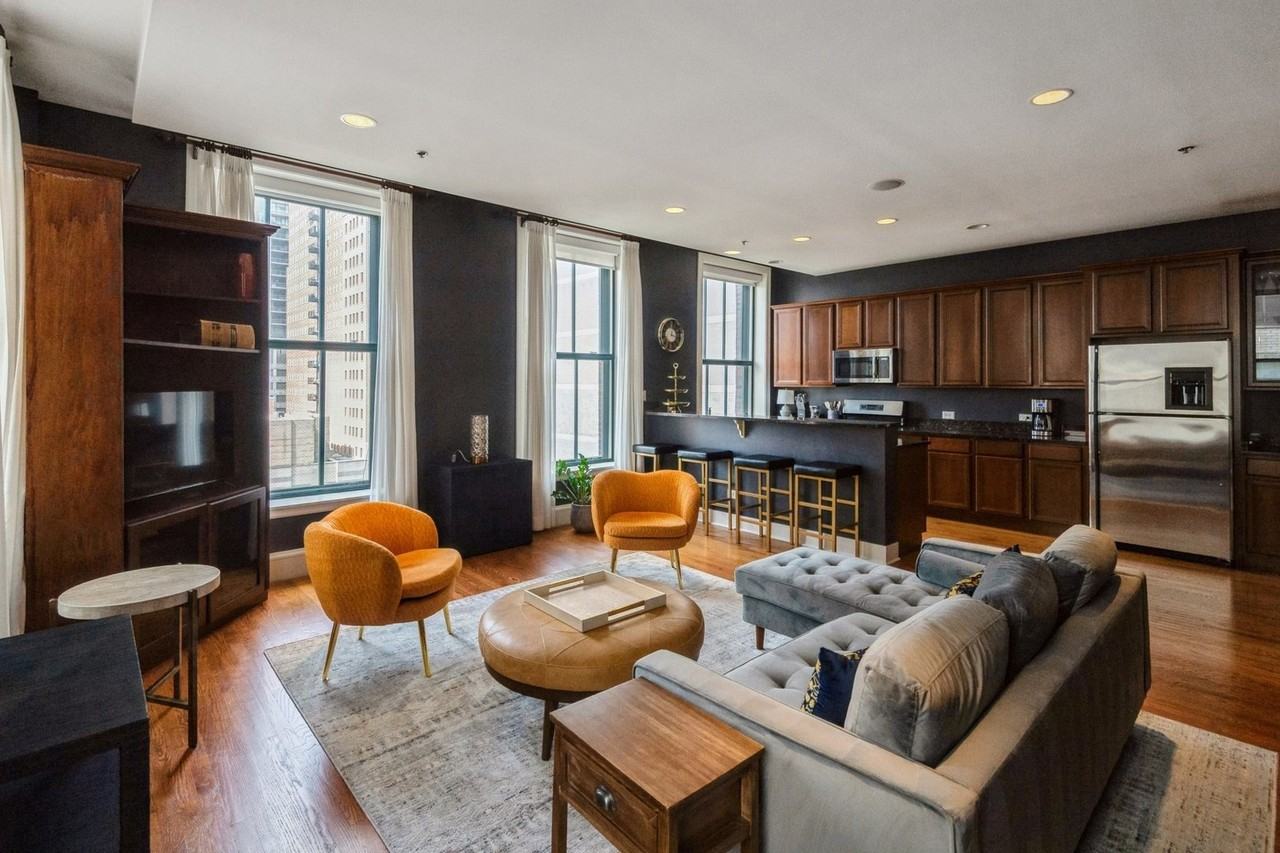 888 S Michigan Ave #603 - Photo 5 of 24