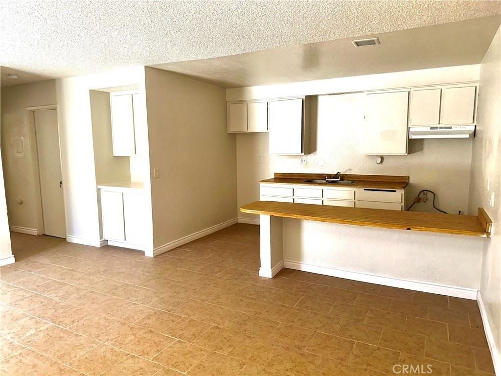 11661 White Ave - Photo 4 of 19