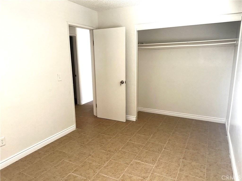 11661 White Ave - Photo 5 of 19