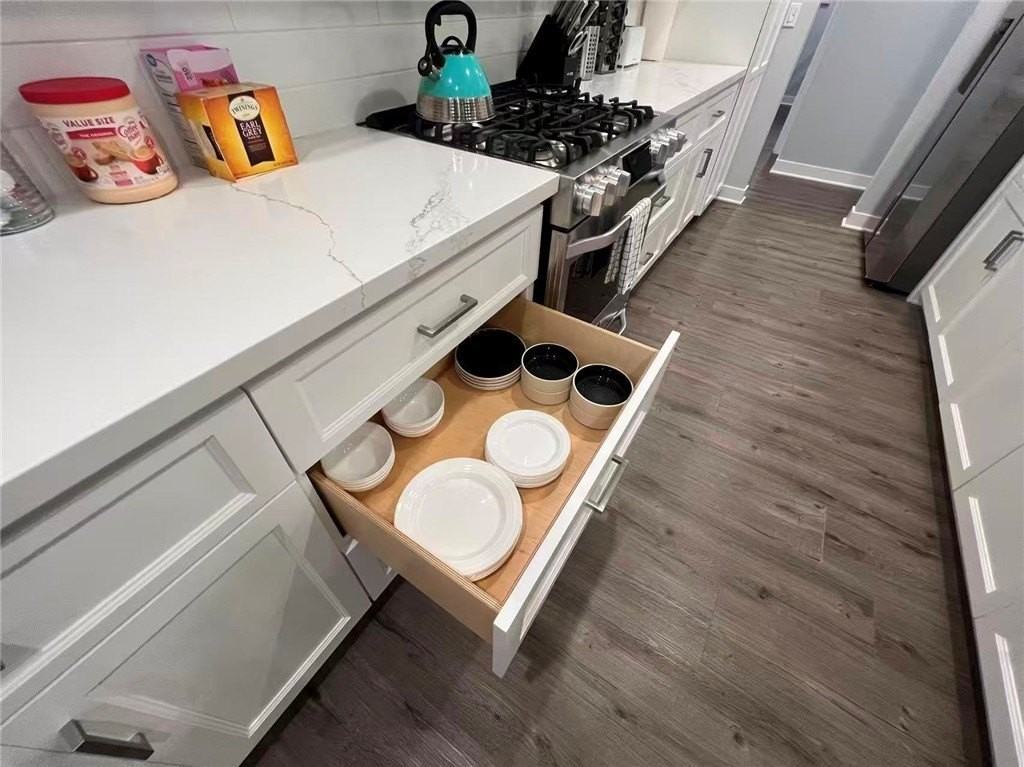 213 Steely - Photo 2 of 8