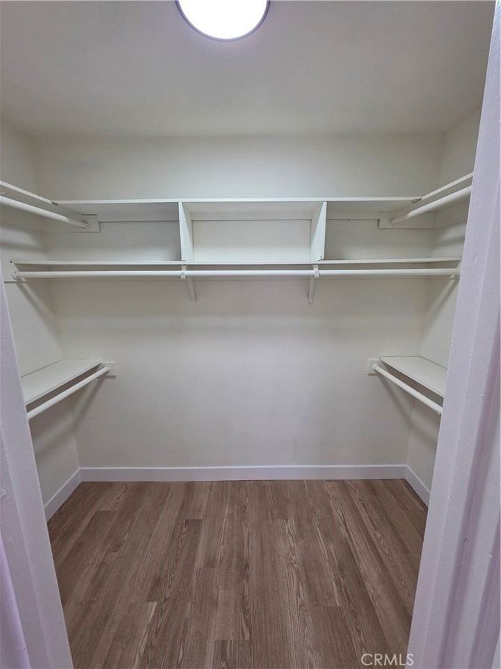 405 16th St #B - Photo 4 of 13