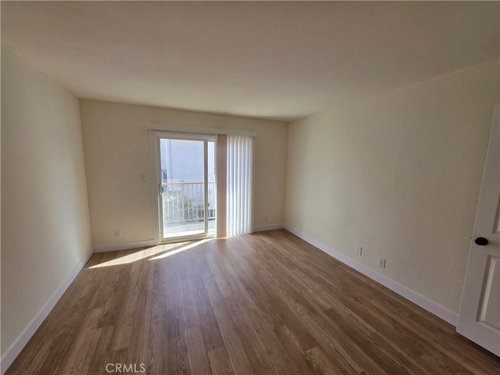 405 16th St #B - Photo 5 of 13