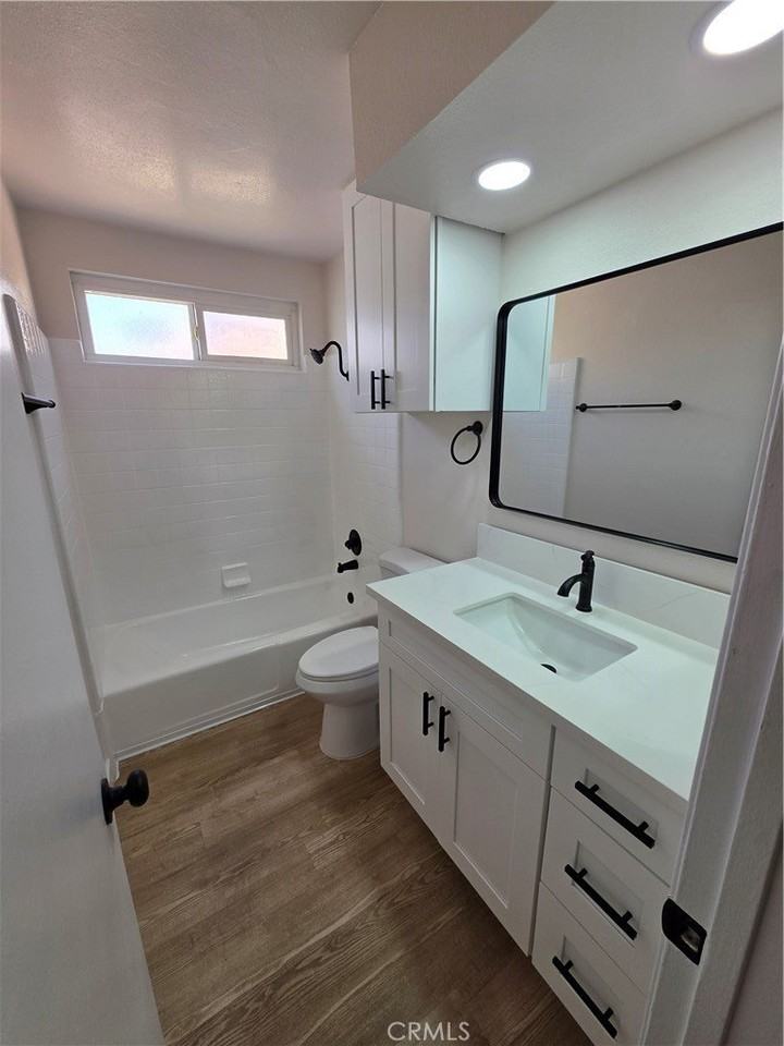 405 16th St #B - Photo 7 of 13