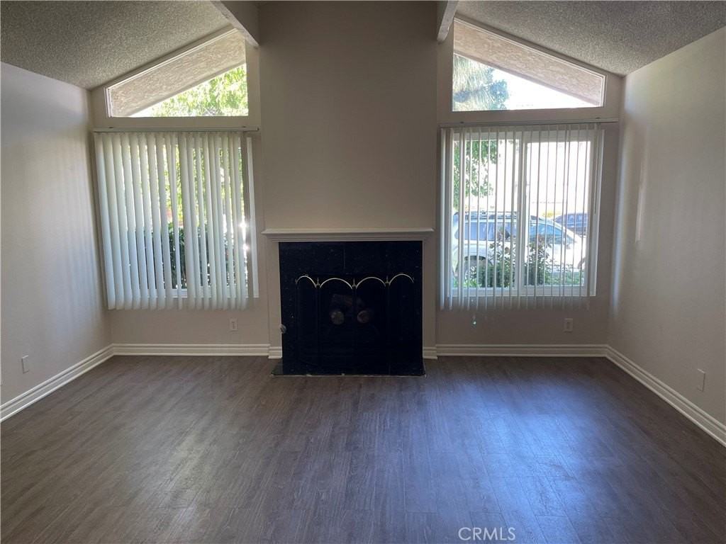 1408 Huntington St - Photo 2 of 21