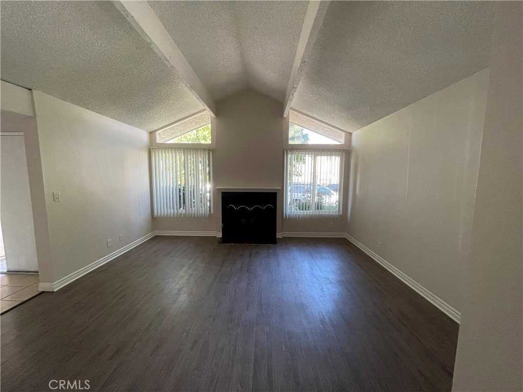 1408 Huntington St - Photo 3 of 21