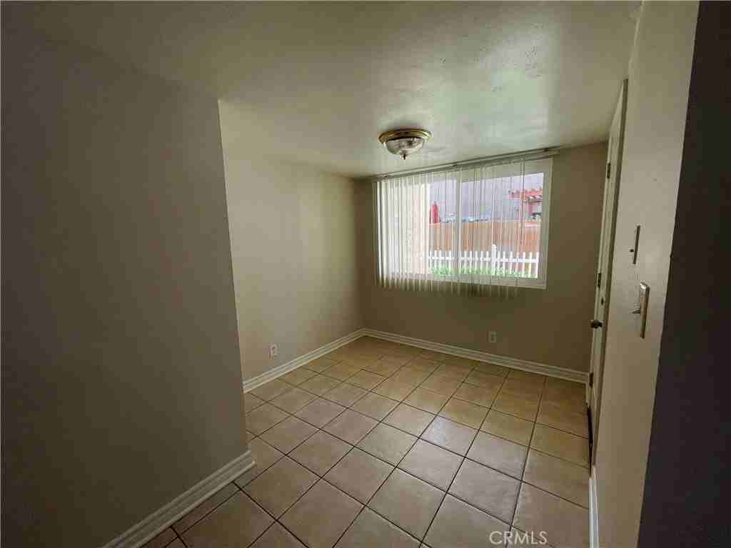 1408 Huntington St - Photo 5 of 21