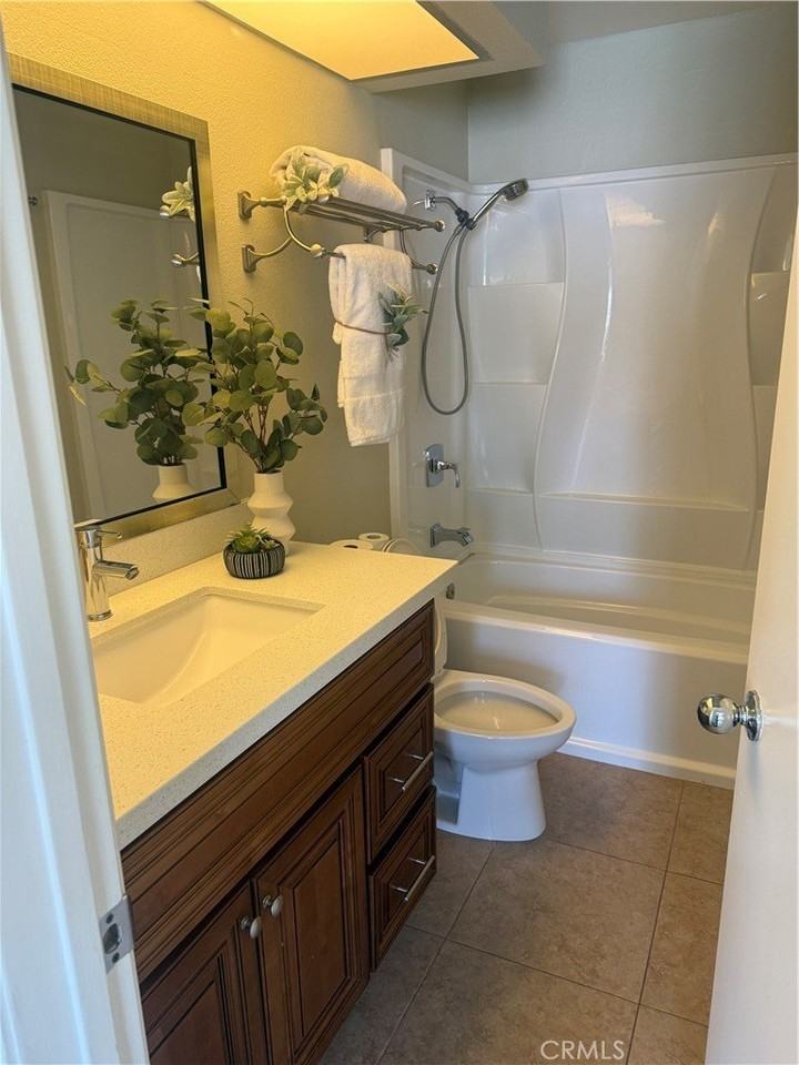 21897 Southgate - Photo 5 of 13