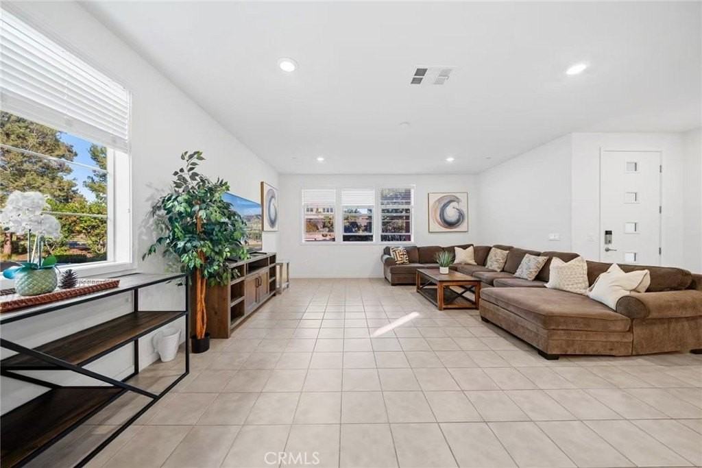 284 Harringay - Photo 2 of 17