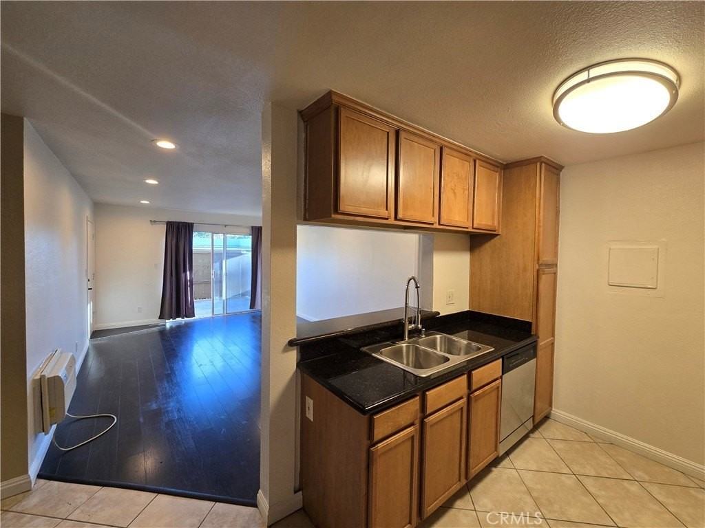 1345 Cabrillo Park Dr #E01 - Photo 3 of 20