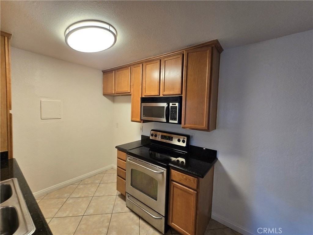 1345 Cabrillo Park Dr #E01 - Photo 4 of 20