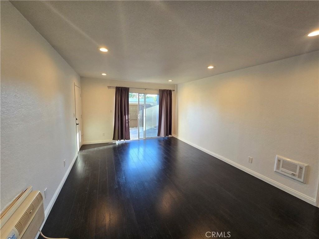 1345 Cabrillo Park Dr #E01 - Photo 7 of 20