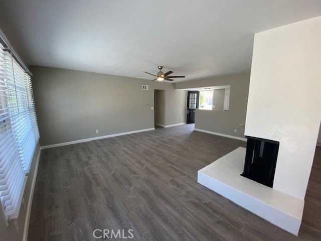12192 Carthay Cir - Photo 5 of 35