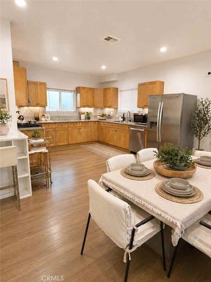 1521 W 37th Pl - Photo 2 of 19