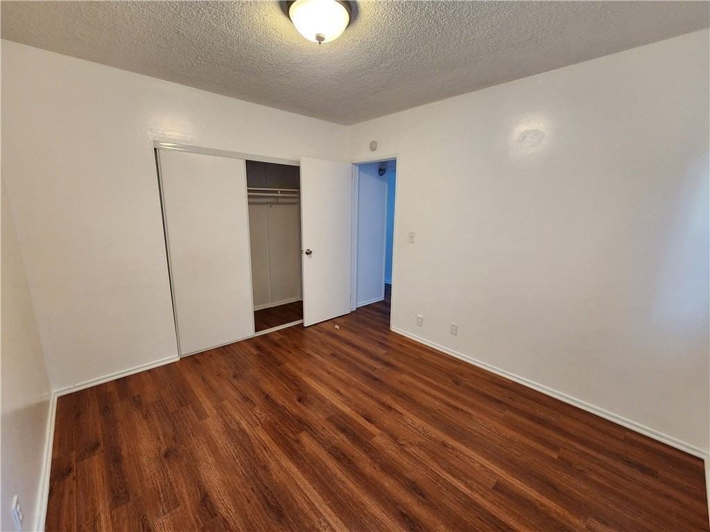 1808 10th St #6 - Photo 6 of 12