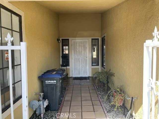 1354 Yorktown Cir - Photo 3 of 25