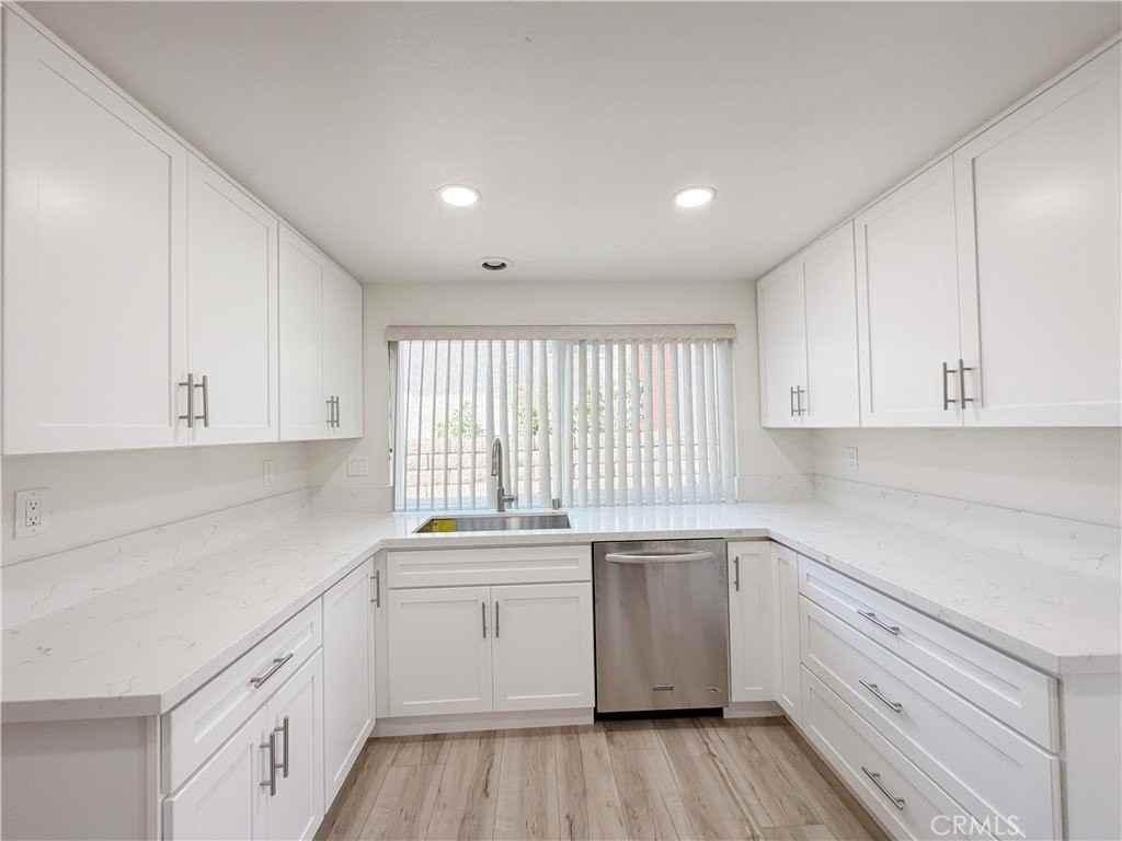 3259 Hawkwood Rd - Photo 7 of 28