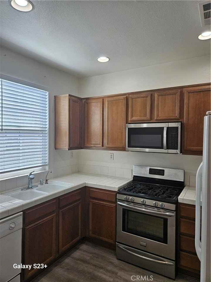 13285 Copra Ave - Photo 5 of 15