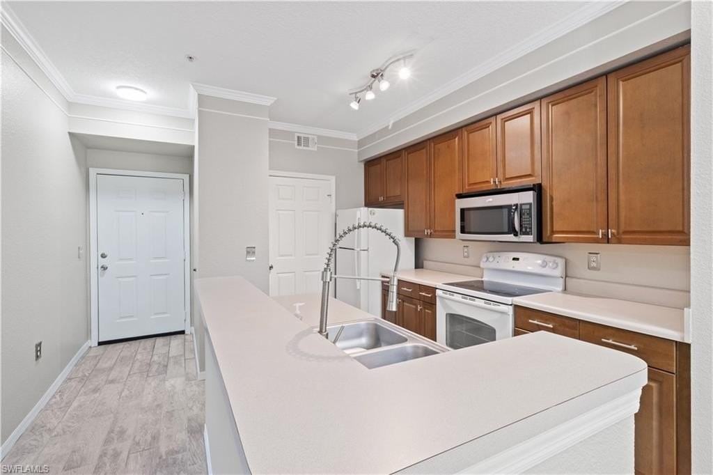 11561 Villa Grand #716 - Photo 7 of 27