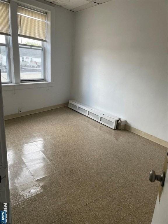 430 Lexington Ave - Photo 6 of 9