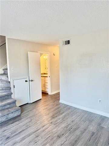 1420 Clearview Pkwy - Photo 4 of 20