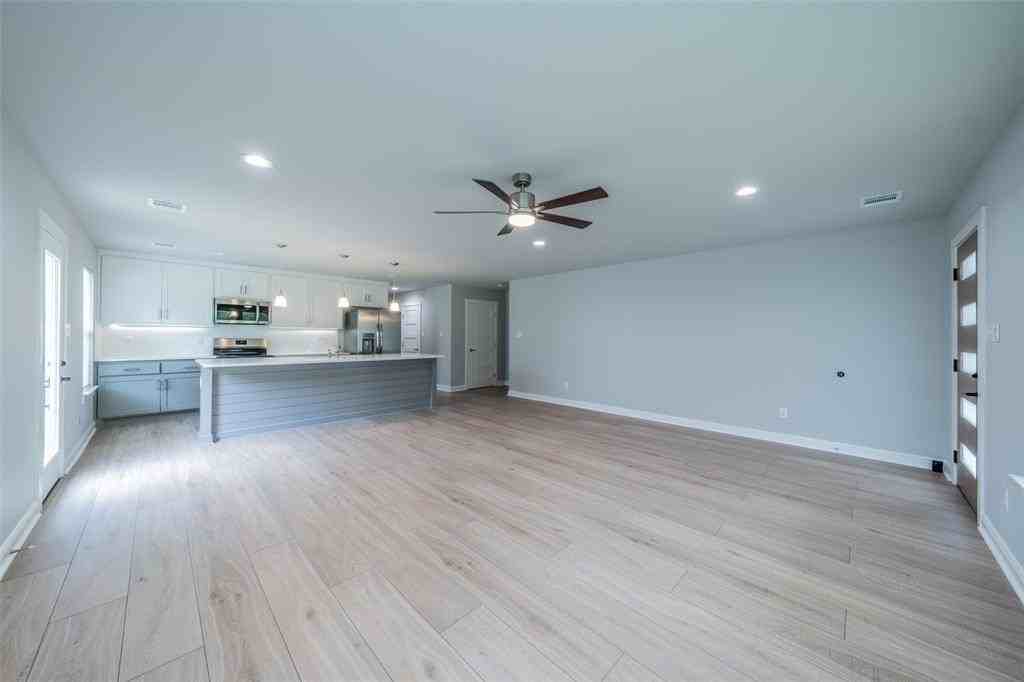 224 Patrick St - Photo 4 of 23
