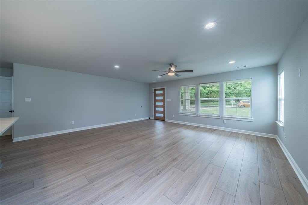 224 Patrick St - Photo 5 of 23
