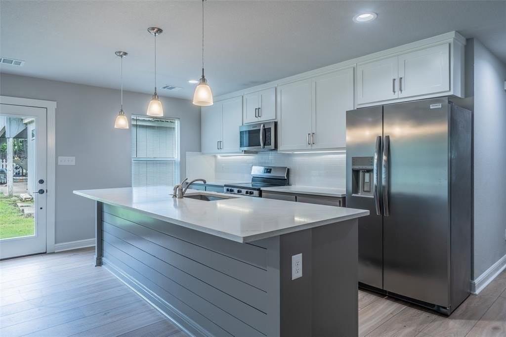 224 Patrick St - Photo 7 of 23