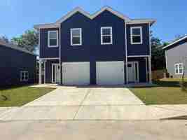featured image of 412 E 7th St #2