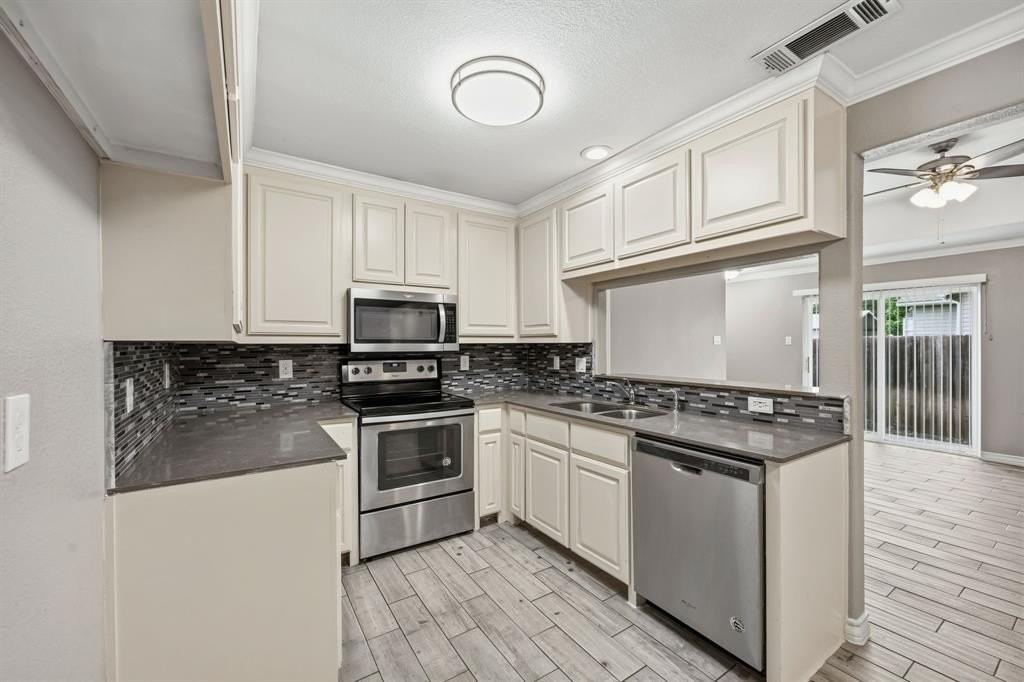 521 Gilcrease - Photo 5 of 15